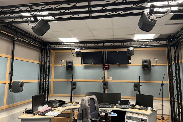 Suministro de todos los sistemas multipista y de postproducción de audio de RNE