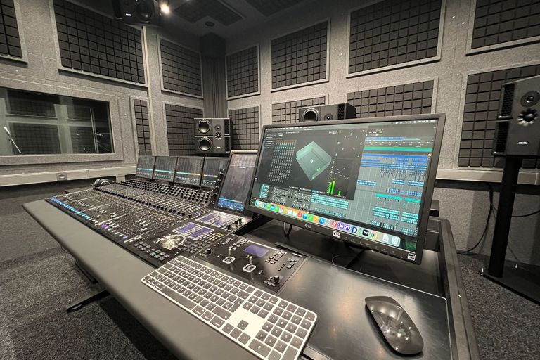 El cuartel de Artillería de Murcia confía en Datos Media y Soundware Media  para la integración de un nuevo estudio de…