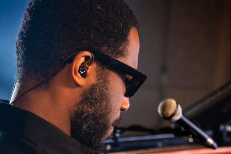 Beyerdynamic estrena una nueva gama de auriculares IEM para producción broadcast